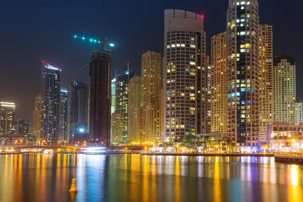 Dubai Marina 's nachts — Stockfoto