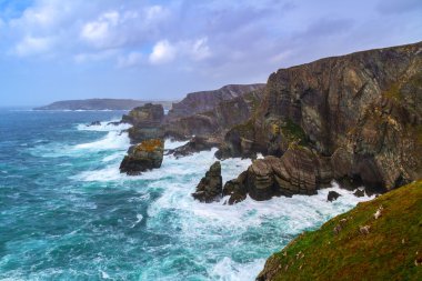 Mizen kafa sahil fırtınalı havalarda, İrlanda