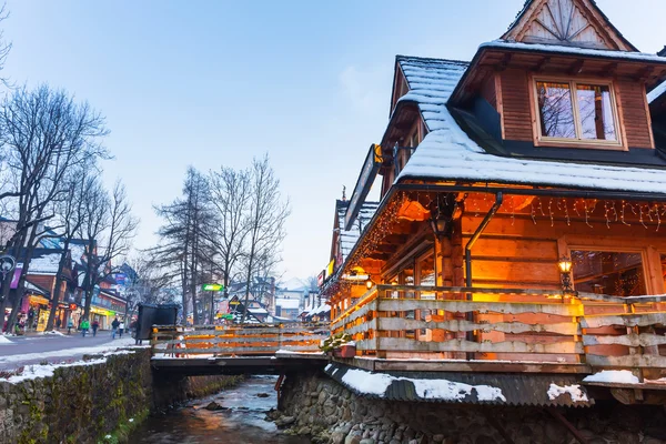 Krupowki δρόμο στη Zakopane στο χειμώνα, Πολωνία — Φωτογραφία Αρχείου