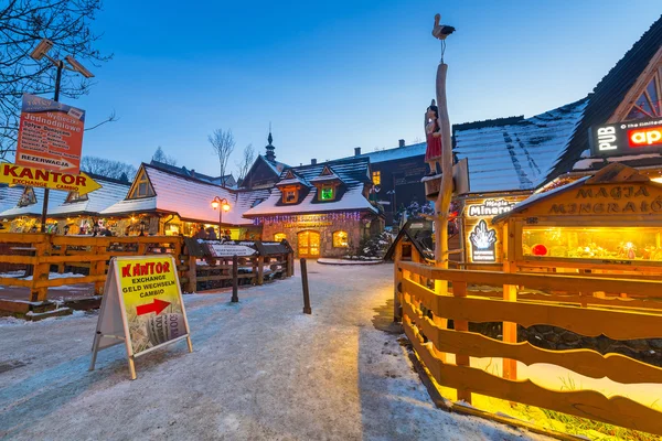 Krupówki utcától, Zakopane-Lengyelország téli időben — Stock Fotó