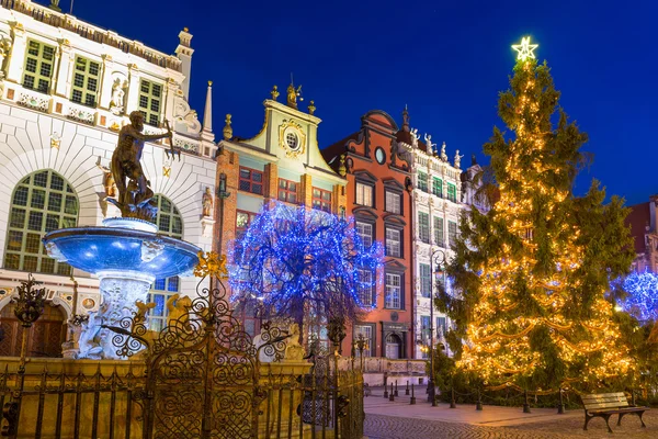 Christmas tree and decorations in old town of Gdansk — Stock Photo, Image