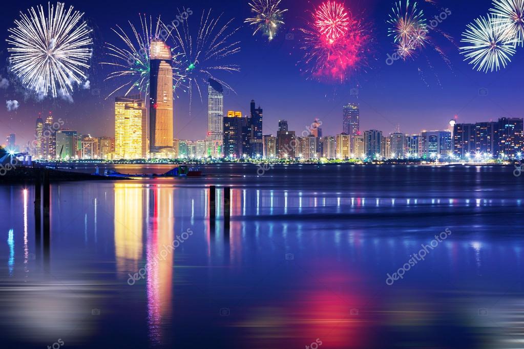 New Years fireworks display in Abu Dhabi — Stock Photo © Patryk
