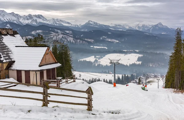 Pista da sci in montagna Tatra — Foto Stock