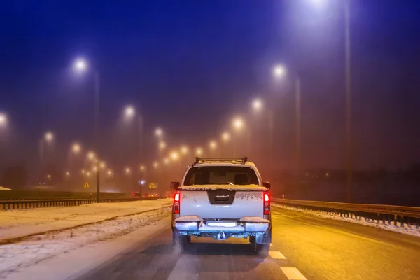 Strada innevata dopo la nevicata invernale — Foto Stock