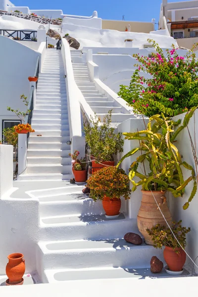 Detalhes da arquitetura branca da ilha de Santorini — Fotografia de Stock