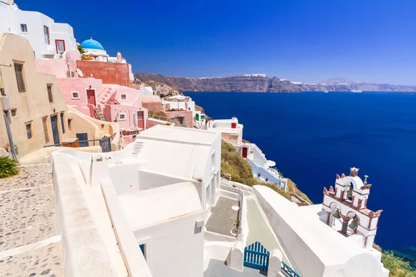 Santorini island with white buildings, Greece — Stock Photo, Image