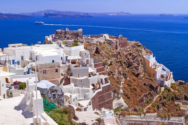 Santorini Insel mit weißen Gebäuden, Griechenland — Stockfoto