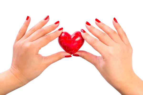 Coeur rouge dans les mains — Photo