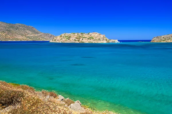 Turquise water van mirabello baai op Kreta — Stockfoto