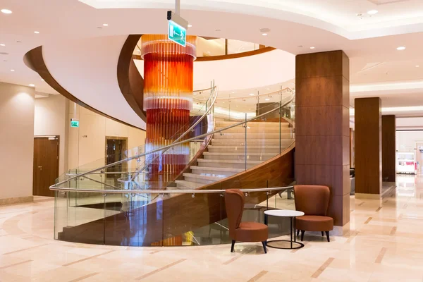 Lobby and hall of DoubleTree by Hilton Hotel — Stock Photo, Image