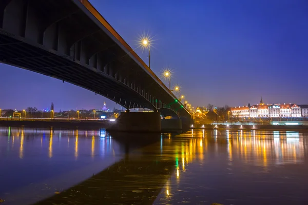 橋とワルシャワの王宮のヴィスワ川風景 — ストック写真