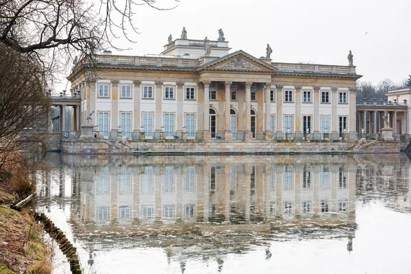 Palace on the Water in Royal Baths Park of Warsaw — Stock Photo, Image