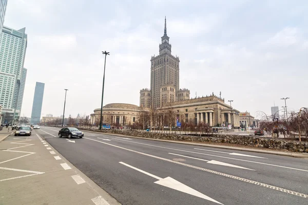 Palacio de la Cultura y la Ciencia en el centro de Varsovia, Polonia — Foto de Stock