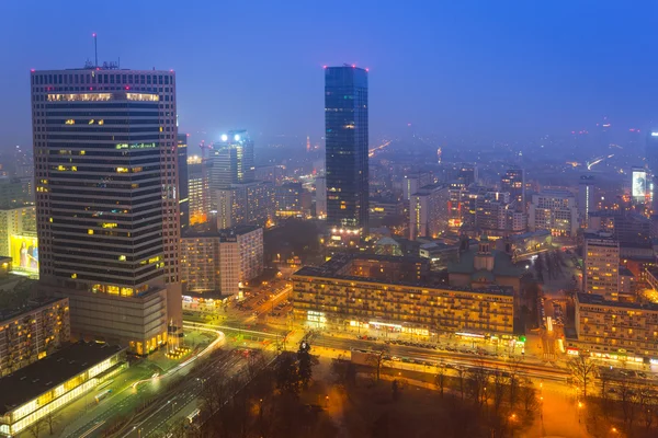 Veduta aerea del centro di Varsavia di notte, Polonia — Foto Stock