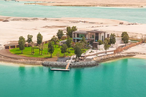 Playa en la isla en el Golfo Pérsico en Abu Dhabi —  Fotos de Stock