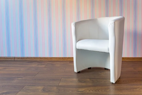 Heldere baby room met wallpaper — Stockfoto