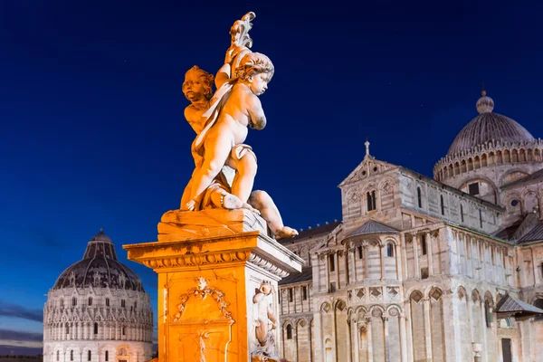 Piazza dei Miracoli avec Tour penchée de Pise — Photo