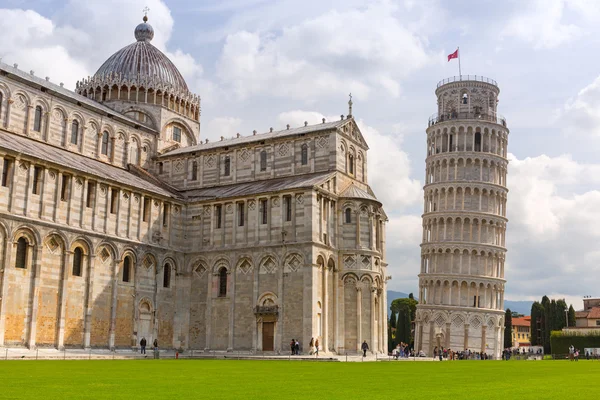 İnsanlara Leaning Tower of Pisa İtalya