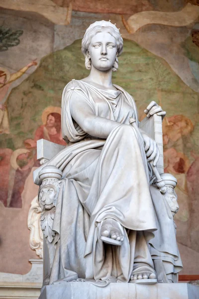 Sculptures in the Monumental Cemetery at Leaning Tower of Pisa — Stock Photo, Image