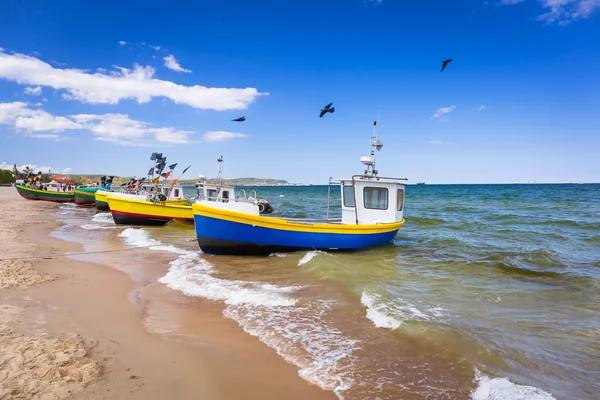 Рыбацкие лодки на пляже Балтийского моря — стоковое фото