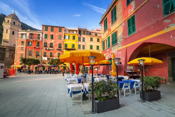 Krásnou architekturu města Vernazza v Itálii — Stock fotografie