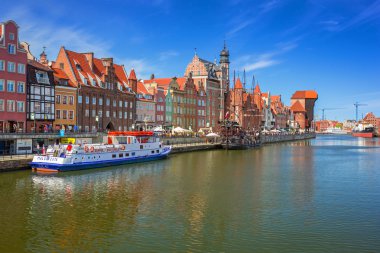 Eski kasaba gdansk motlawa Nehri'nde yansıması ile