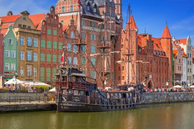 Eski kasaba gdansk motlawa Nehri'nde yansıması ile