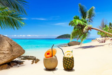 Drinks on the tropical beach clipart
