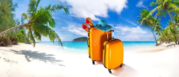 Summer holidays on the tropical beach — Stock Photo, Image