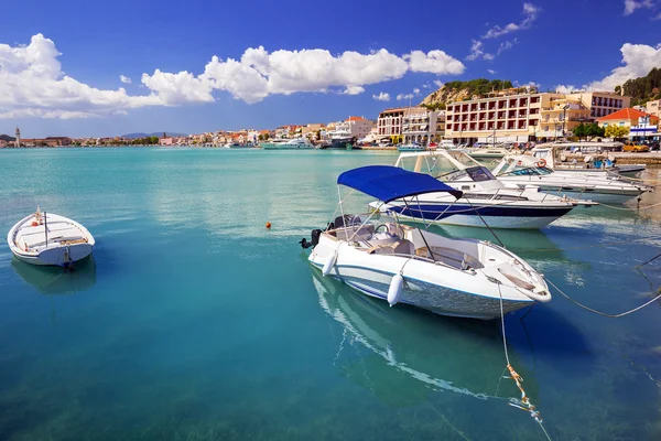 Přístav s loděmi na Zakynthos, Řecko — Stock fotografie