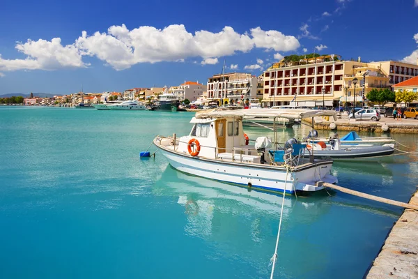 Marina csónakokkal, Zakynthos, Görögország — Stock Fotó