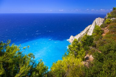 Navagio Beach Zakynthos adada mavi lagün