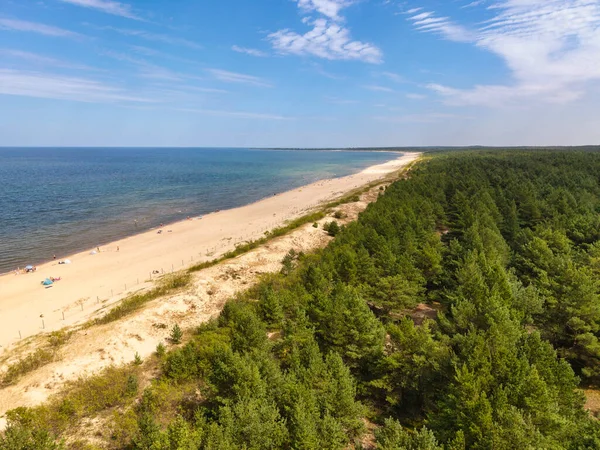 Yazın Sobieszewo, Polonya 'da Baltık Denizi sahilinin güzel manzarası