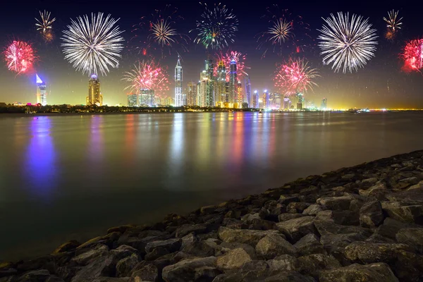 Exibição de fogos de artifício de Ano Novo em Dubai — Fotografia de Stock