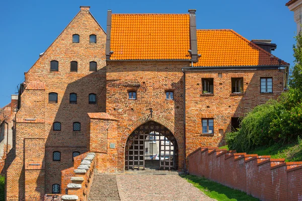 Graanschuren met water gate in grudziadz — Stockfoto