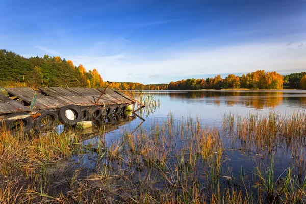 Herfst aan het meer — Stockfoto