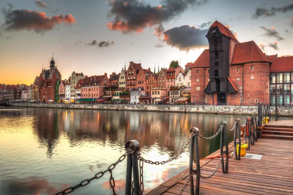 Eski kasaba Gdansk batımında antik Vinçli