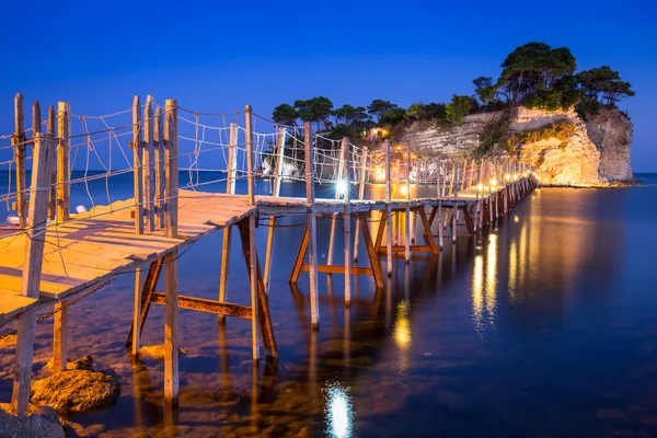 Pont suspendu à l'île la nuit, Zakhynthos — Photo