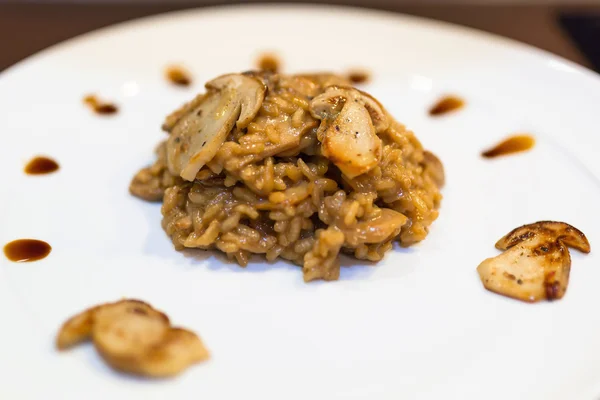 Risotto con hongos cep — Foto de Stock