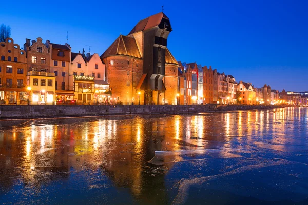 Casco antiguo de Gdansk en el congelado río Motlawa — Foto de Stock