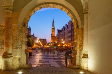 Geceleri Gdansk lane uzun mimarisi