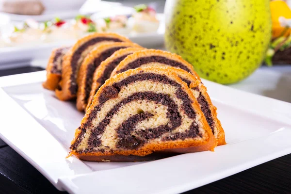 Traditional poppy-seed cake — Stock Photo, Image