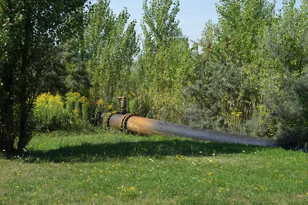 Tubería de agua a cielo abierto Profen — Foto de Stock