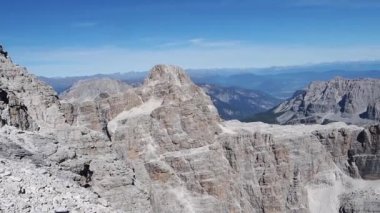 Brenta Dolomites dağlarının manzarası. Trentino, İtalya