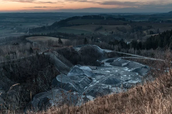 Górnictwo Granitowym Kamieniołomie Sloupno Tle Piękny Krajobraz Zachodzie Słońca Republika — Zdjęcie stockowe