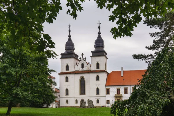 Vista Basílica Monasterio San Procopio Ciudad Judía Trebic Patrimonio Humanidad — Foto de Stock