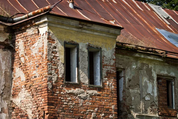 Ruins of an old house — Stock Photo, Image