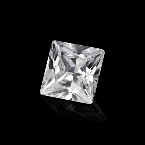 Diamant brillant sur fond noir — Photo