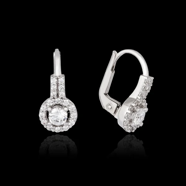 Boucles d'oreilles en or blanc avec diamant — Photo