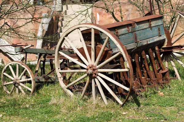 Eski mibzer. Tarım makineleri — Stok fotoğraf